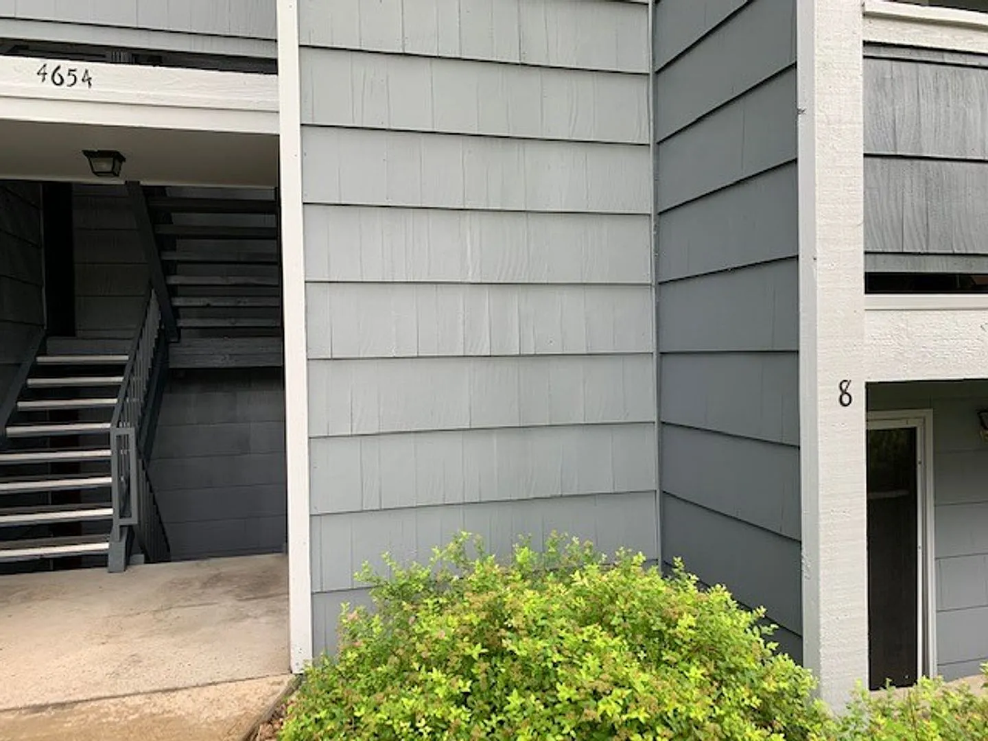 2-Bedroom Garden-Level Condo with Carport at Hunter Creek! — Photo 2