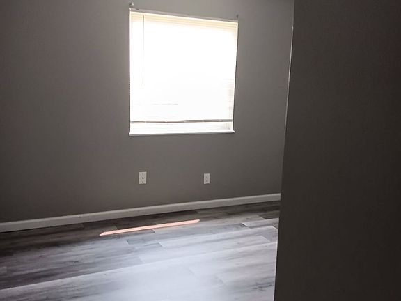 4th image of 466 Cedarview Ct