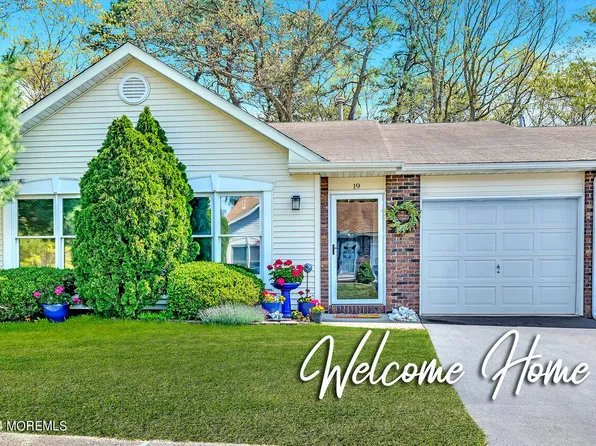19 Raymond Court, Lakewood, NJ 08701