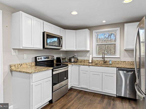 5th image of 10904 Deerfield Dr