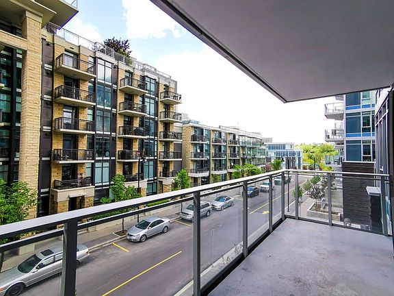 4th image of 108 Waterfront Ct SW #305