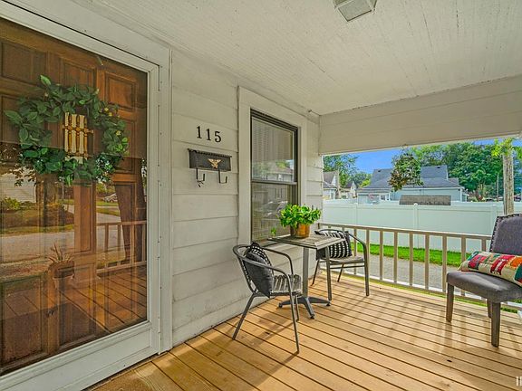 4th image of 115 E Woodland Ave