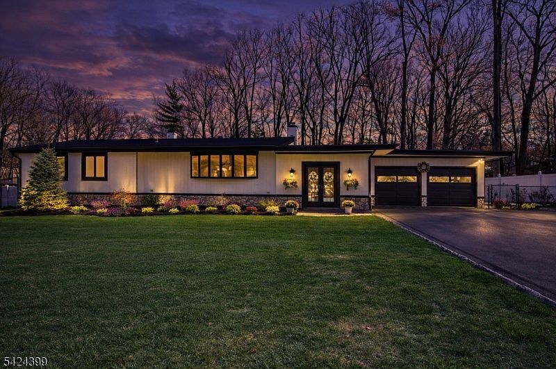 1st image of 80 Park Rd
