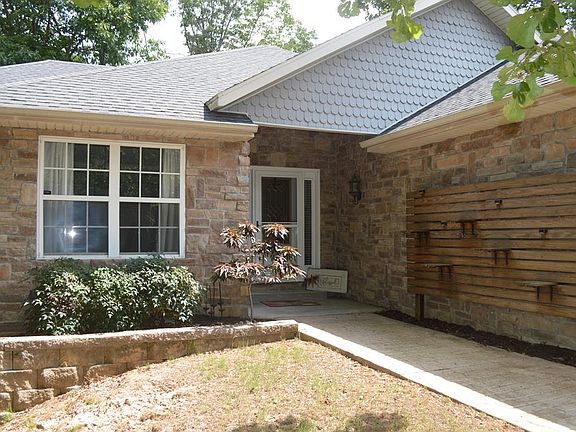 3rd image of 6 Reighton Cir