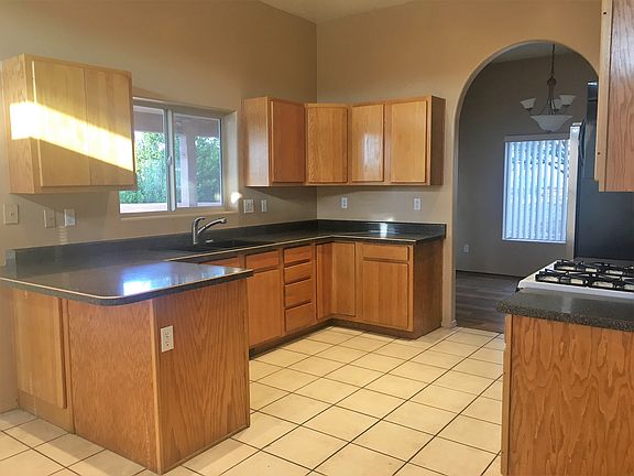 4429 Sheridan Kitchen