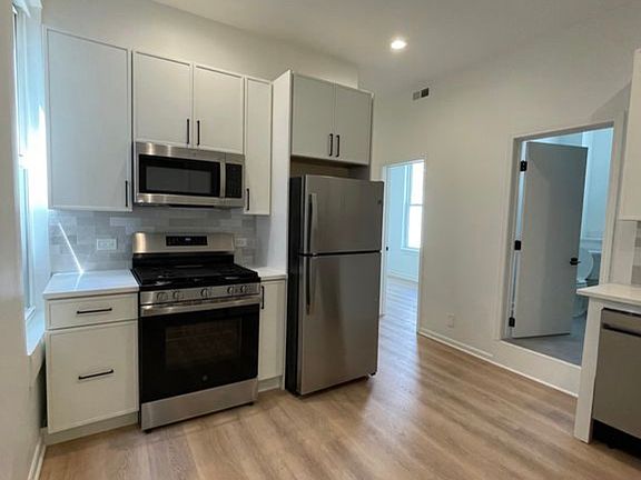 2nd image of 1113 S Racine Ave #3