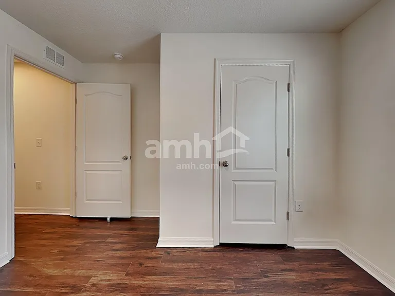 1741 Chatham Green Cir — Photo 19