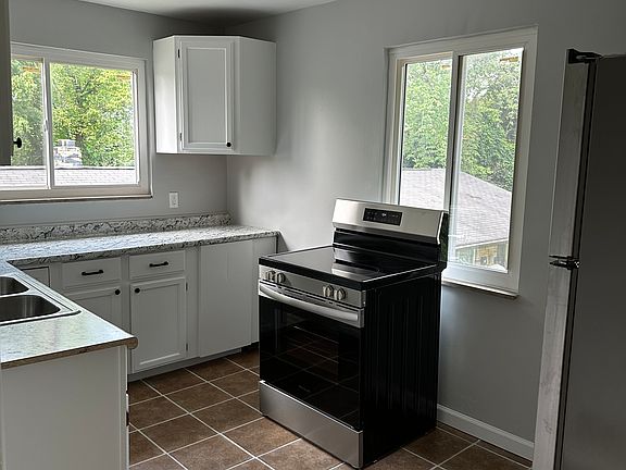 3rd image of 3916 Kirkup Ave APT 2