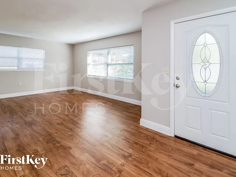 802 Morocco Ave — Photo 4