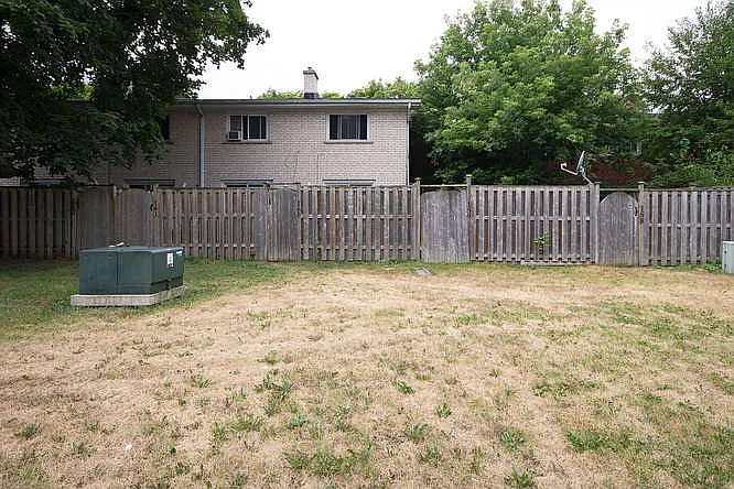 136 Arbour Glen Cres — Photo 15