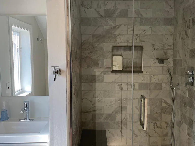 2nd Fl Bath