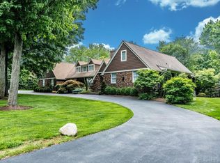 29 Weathervane Dr, Easton, CT 06612