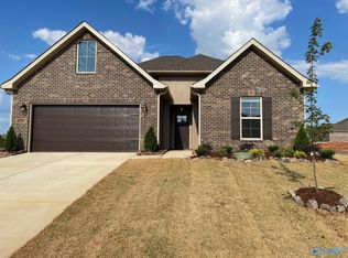 179 Midpark Dr, Meridianville, AL 35759