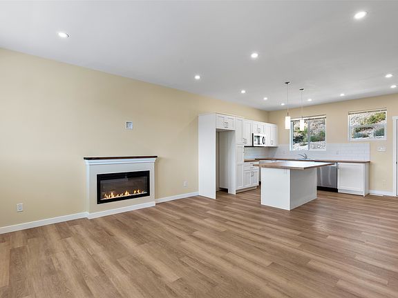 3rd image of 2733 Grandview Hts