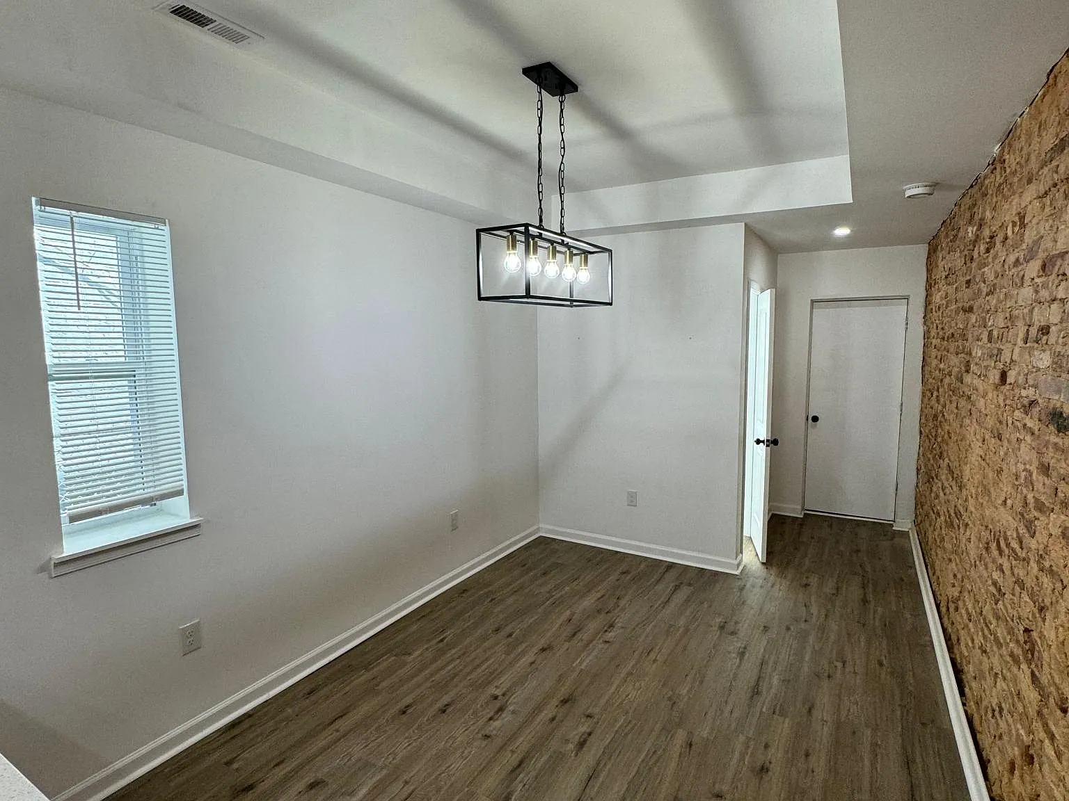 3 bed, 2.5 bath, 1222 sqft, $1,850 — Photo 3