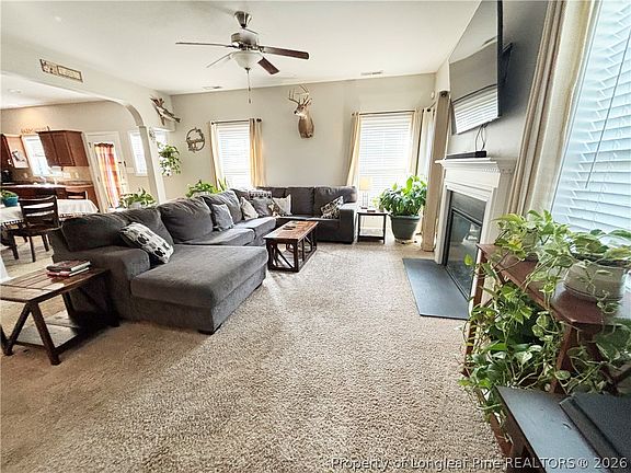 4th image of 16 Burr Oak Cir