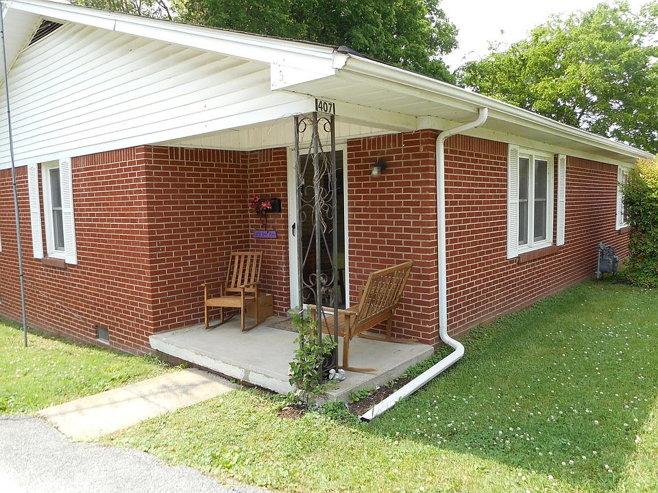 407 Front Porch