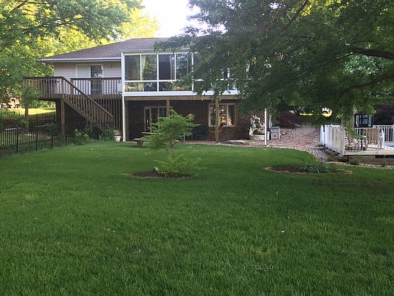 4th image of 19723 Oakwood Dr