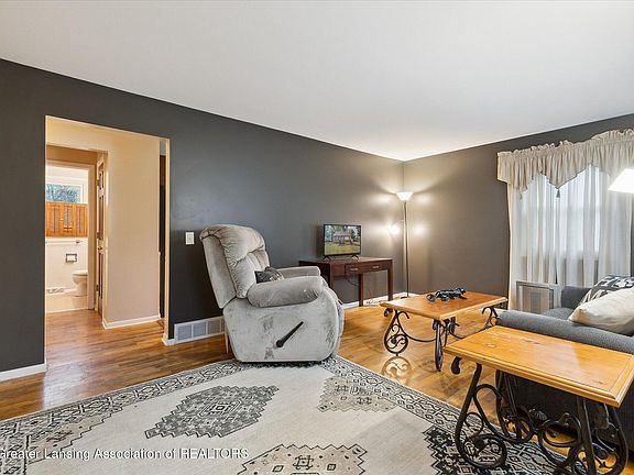 5th image of 3523 Cooley Dr