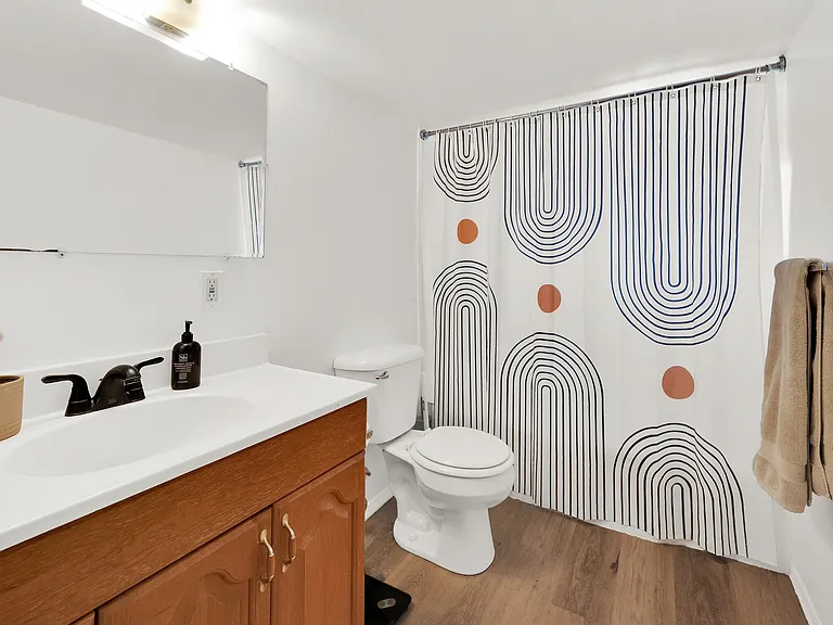 1027 E Emerson Ave #B — Photo 12