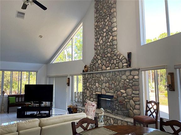 5th image of 5804 SW Woodham St