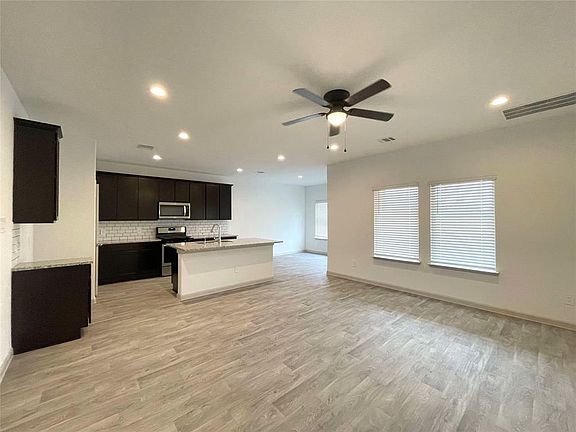 3rd image of 3538 Park Vista Dr