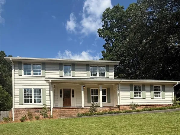 194 Pioneer Trl, Marietta, GA 30068