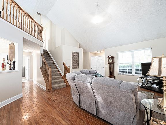 5th image of 9104 Longstone Dr