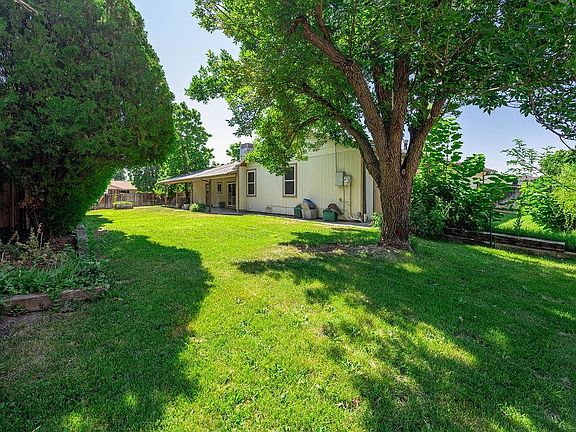 5th image of 2220 Ridge Dr