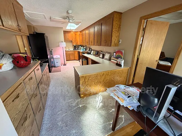 328 Stuart St — Photo 15