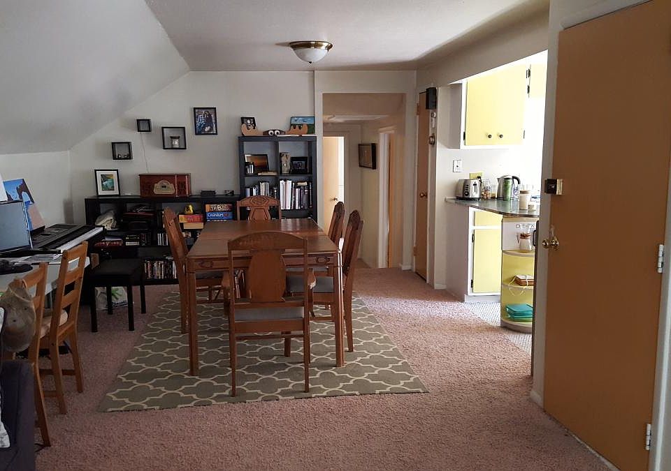 Spacious living / dining area