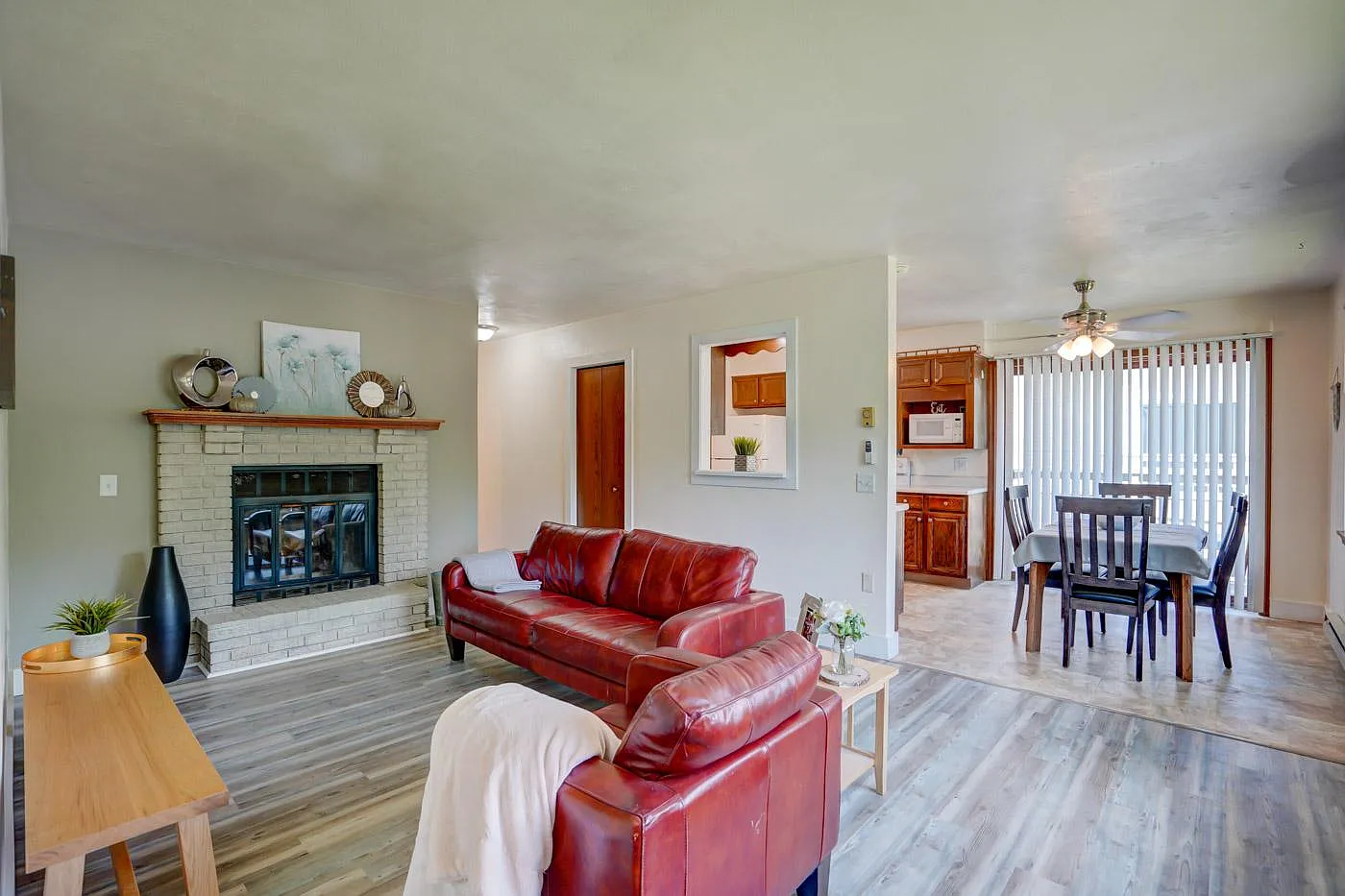 2 bed, 1000 sqft, $1,650 — Photo 1