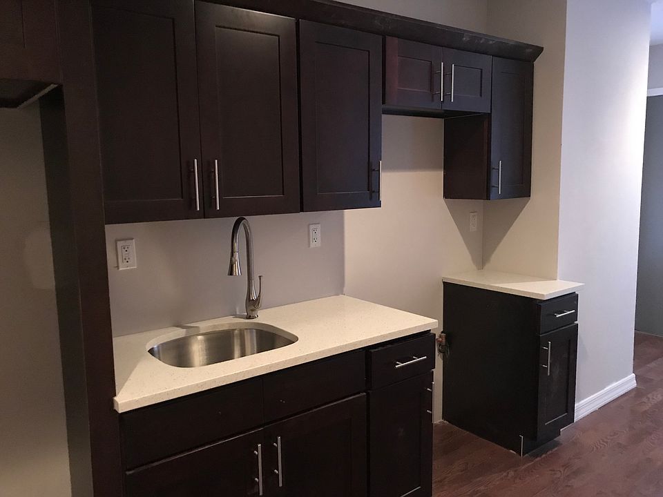 2nd image of 1756 Undercliff Ave #0