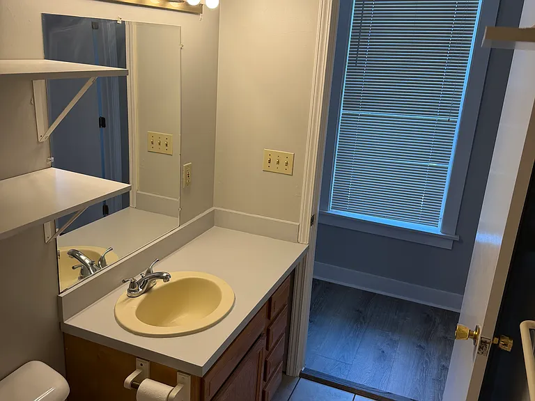 901 Franklin St #2 — Photo 8