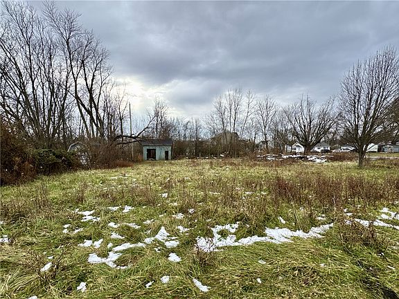 2nd image of 304 Albers Ave