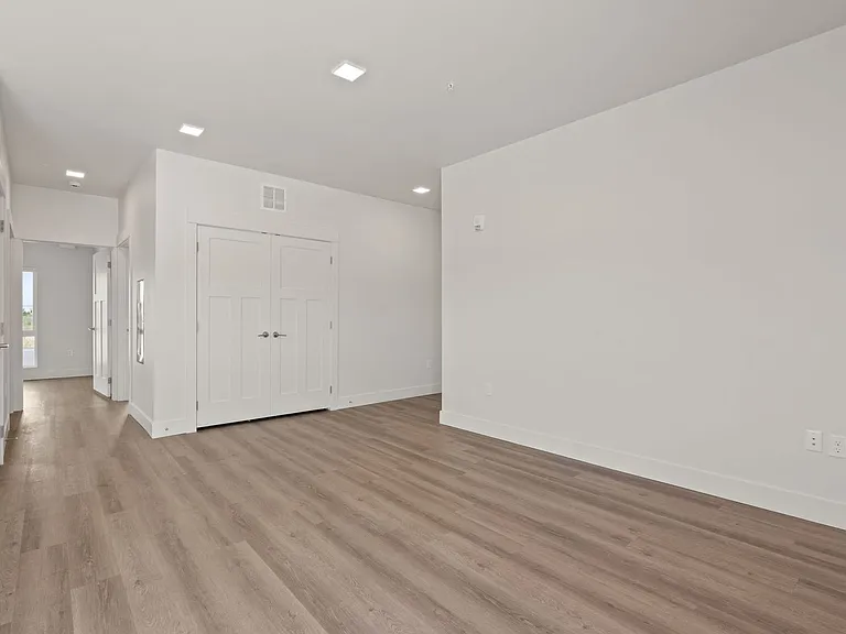 Fairways Apartments — Photo 23