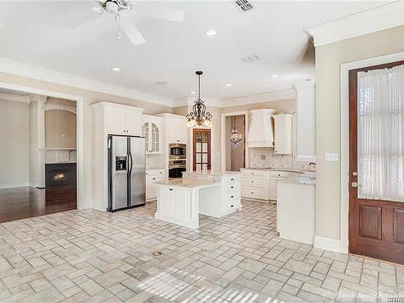 4th image of 110 Chesterton Ct