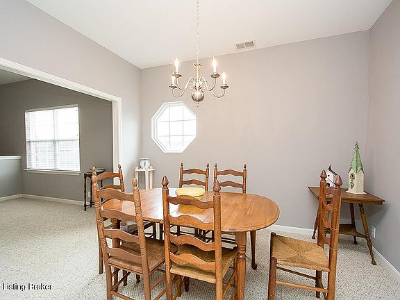 5th image of 307 S Dorsey Ln