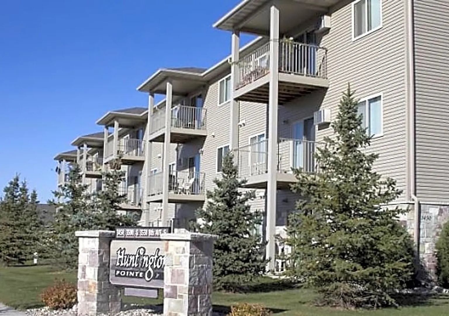 Huntington Pointe II — Photo 1
