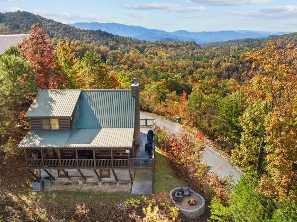 3209 Grouse Ridge Ln, Sevierville, TN 37862