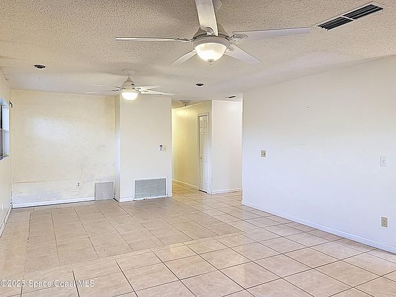 4th image of 2523 Auburn Dr
