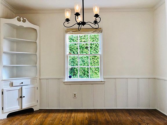 3rd image of 4161 Camellia Ave