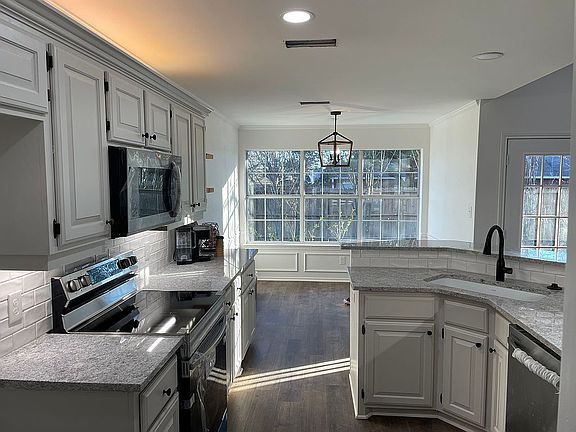 5th image of 1704 Sapphire Cay