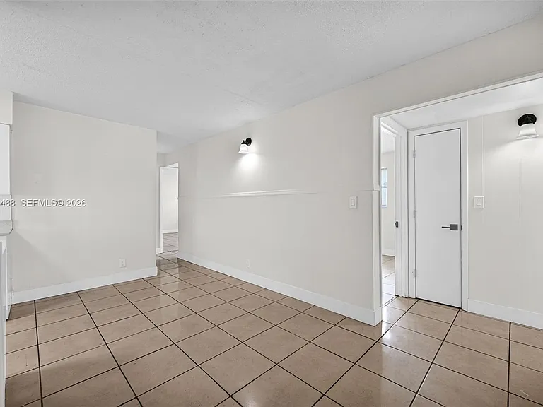 861 SW 74th Ter #102D — Photo 9