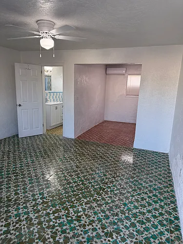 2704 S Avenue B #4 Photo 1