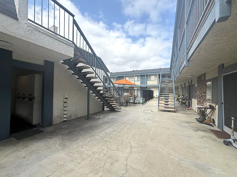 The Abbey Apartments — Photo 5