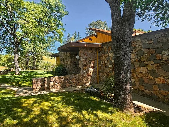 4th image of 2587 Burns Rd