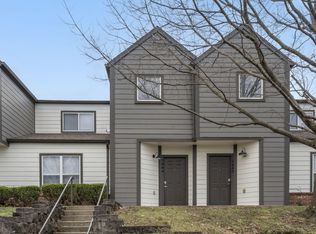 1447 E Oakwood Ln, Springfield, MO 65803
