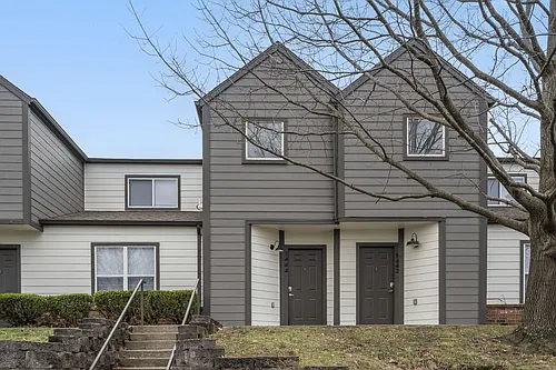 1447 E Oakwood Ln Photo 1