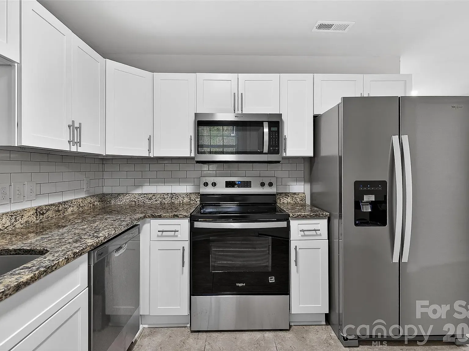 3 bed, 1255 sqft, $2,000 — Photo 1